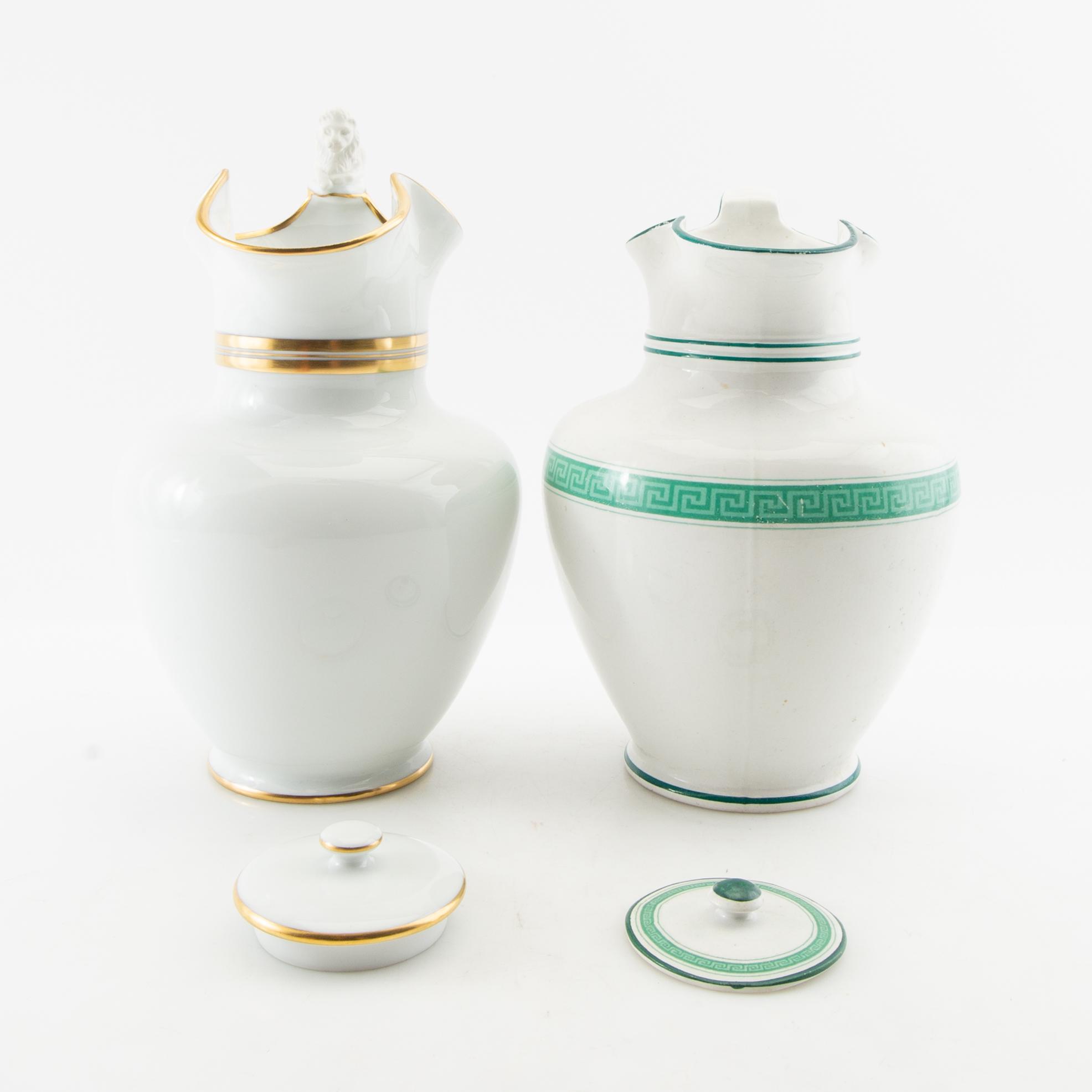 Teapots with lids, 2 pcs Bing & Grøndahl and Villeroy & Boch, first half of the 20th century, porcelain.