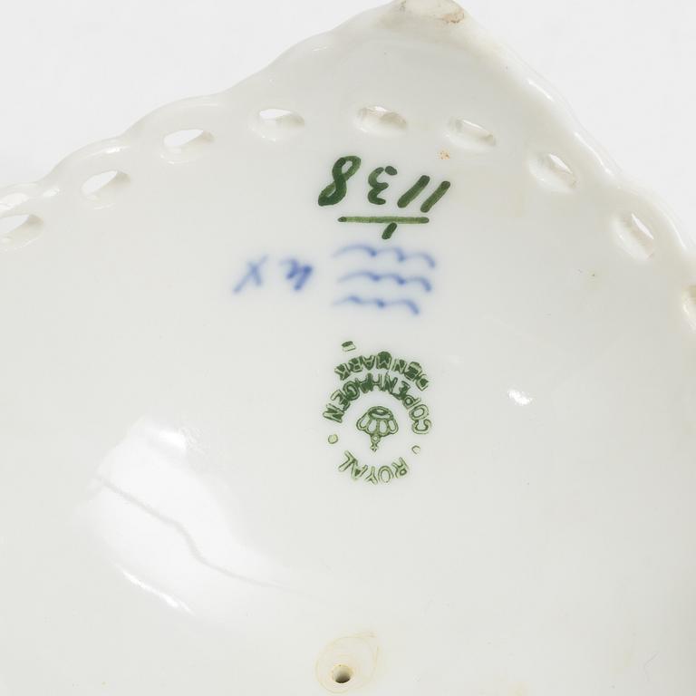 Royal Copenhagen, 27 service pieces, 'Blue Fluted', Denmark.
