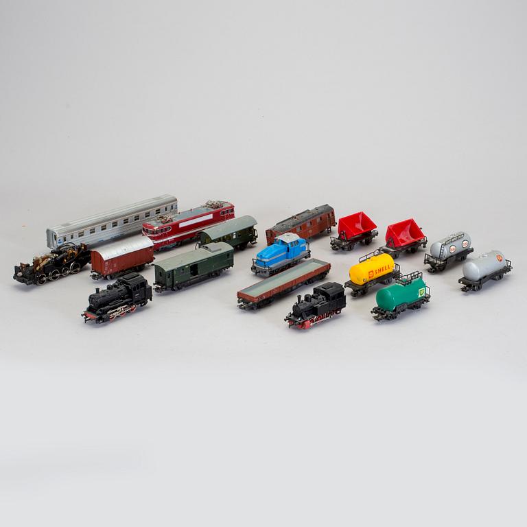 PARTI LEKSAKSTÅG, Märklin, 16 delar. Omkring 1900-talets tredje kvartal.