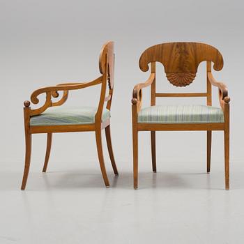 KARMSTOLAR, ett par, Karl Johan-stil, 1900-talets första hälft.