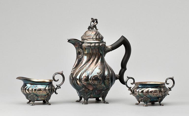 KAFFESERVIS, 3 delar, silver. C G Hallberg, Stockholm 1946. Tot vikt c:a 600 g.