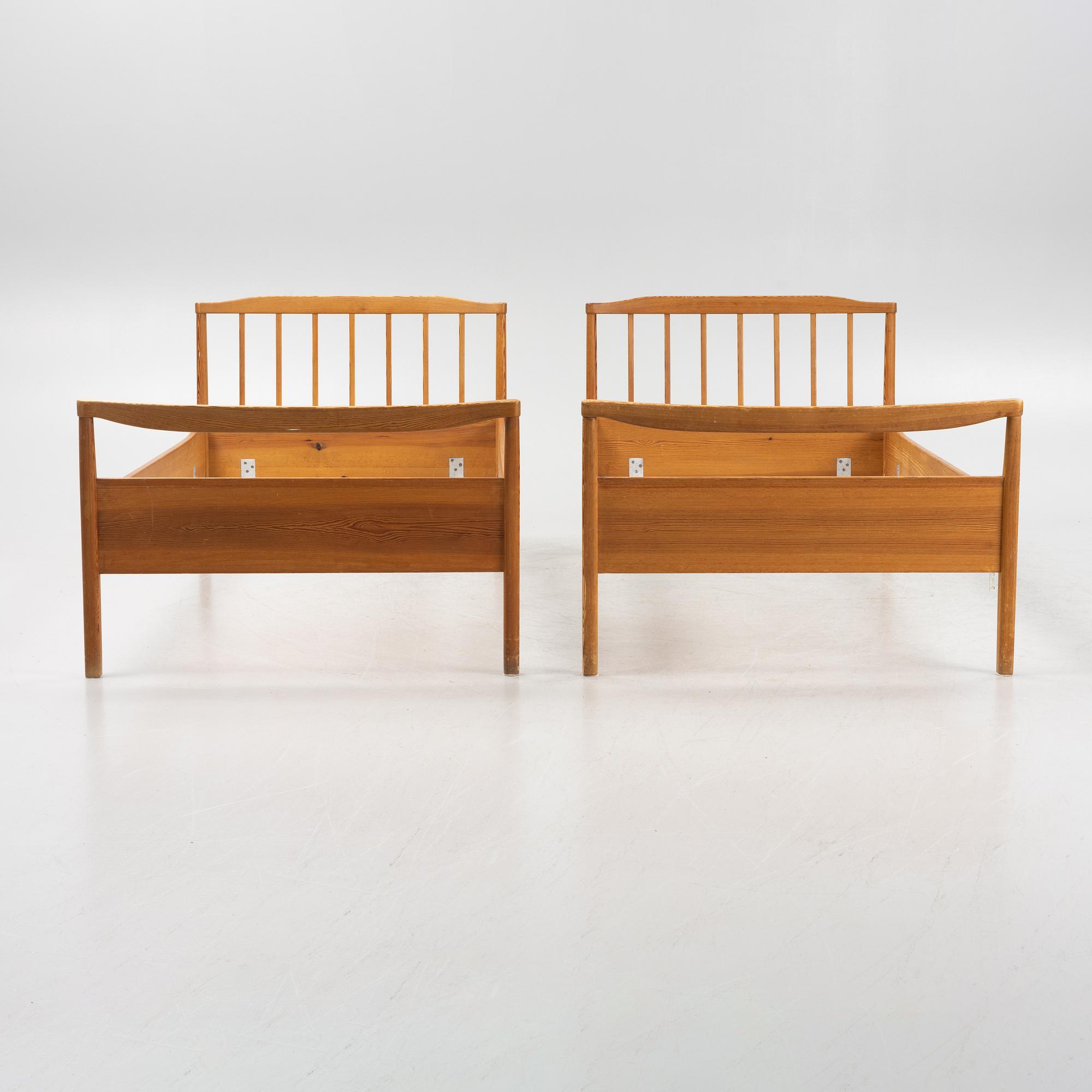 Carl Malmsten, sängar, ett par.