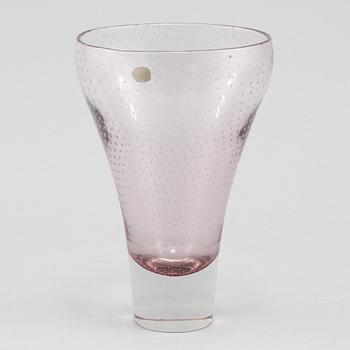 VAS, glas, Gunnel Nyman, signerad, 1900-talets andra hälft.