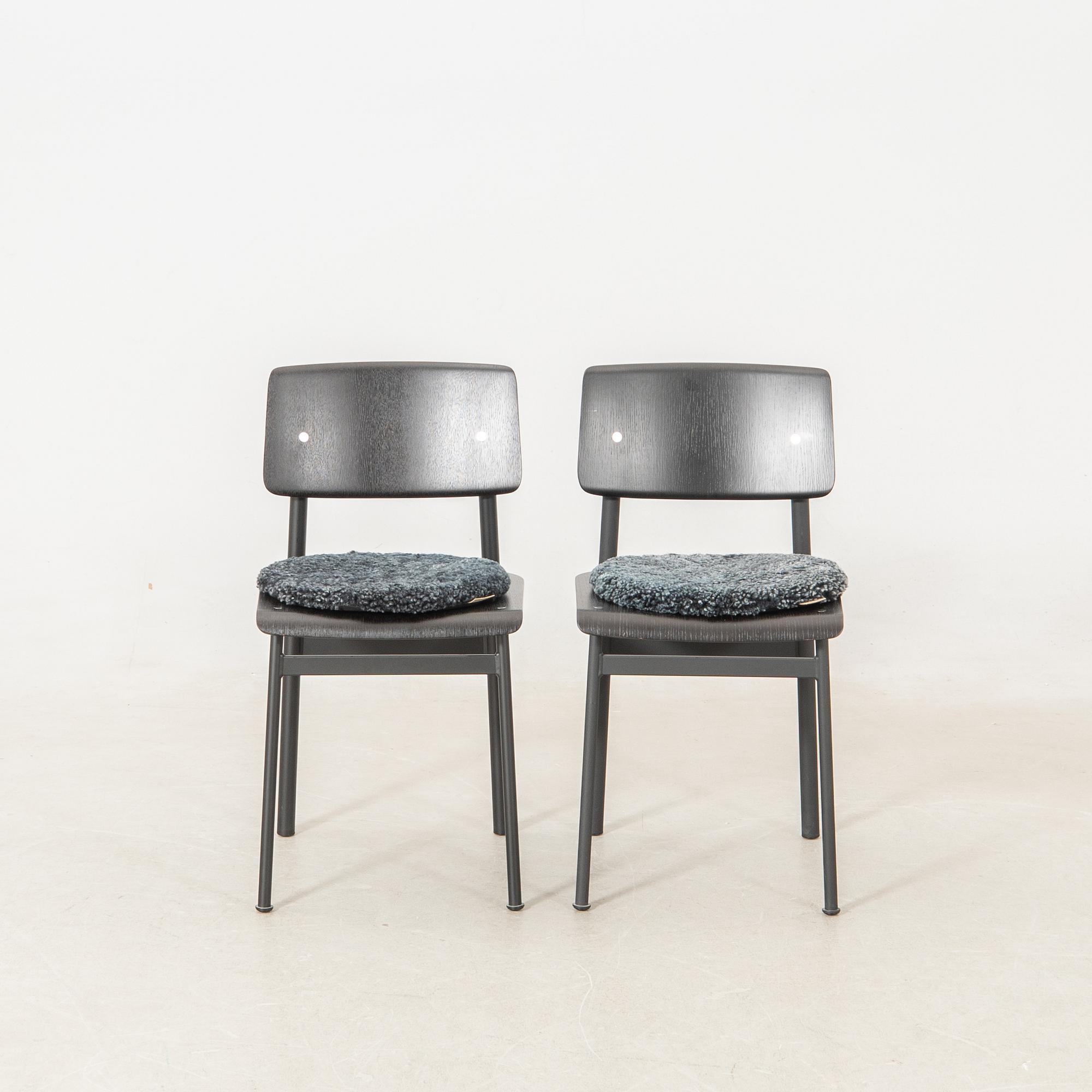 Thomas Bentzen, Stolar 4 st "Loft Chair" Muuto samtida, med dynor från Shepherd of Sweden.
