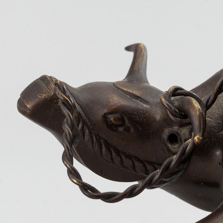 A Chinese bronze sculpture, 20th century.