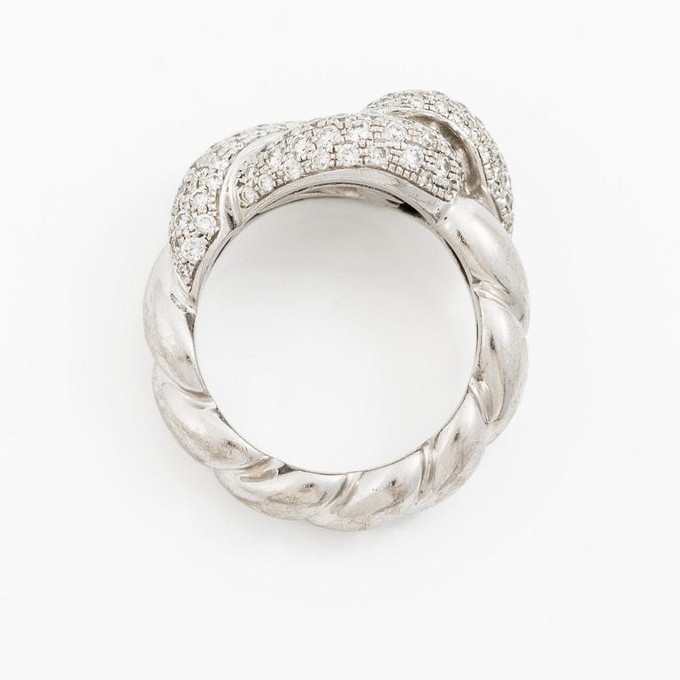 Hermès ring 18K vitguld med runda briljantslipade diamanter.