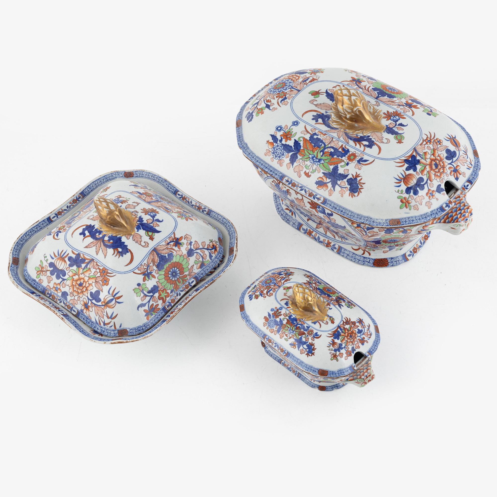 An 35-piece stone china service, Spode, England, partly 19th Century.