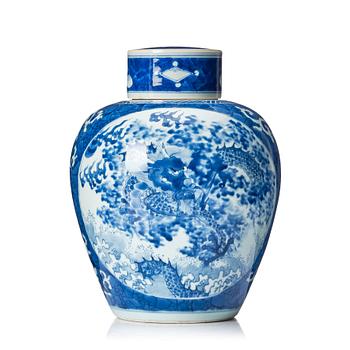 1119. A blue and white Transitional jar, 17th Century.