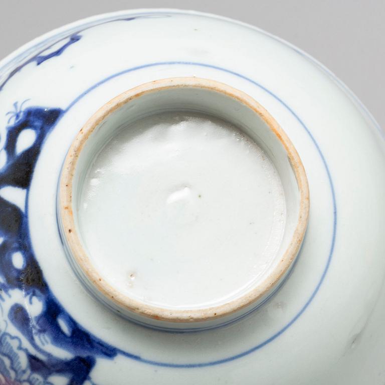 A blue and white export bowl and three cups, Qing dynasty, Qianlong (1736-95).