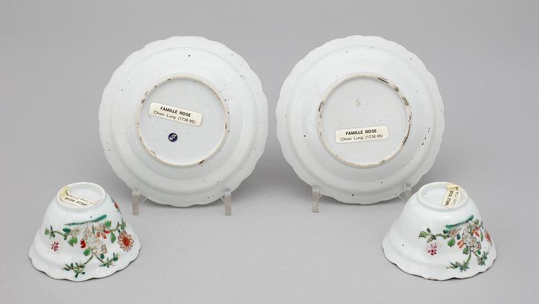 KOPPAR MED FAT, ett par, porslin, Qianlong, Kina 1700-tal.