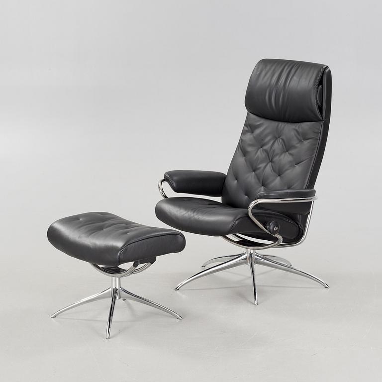 FÅTÖLJ samt FOTPALL, "Stressless Metro", Ekornes, Norge, 2000-tal.