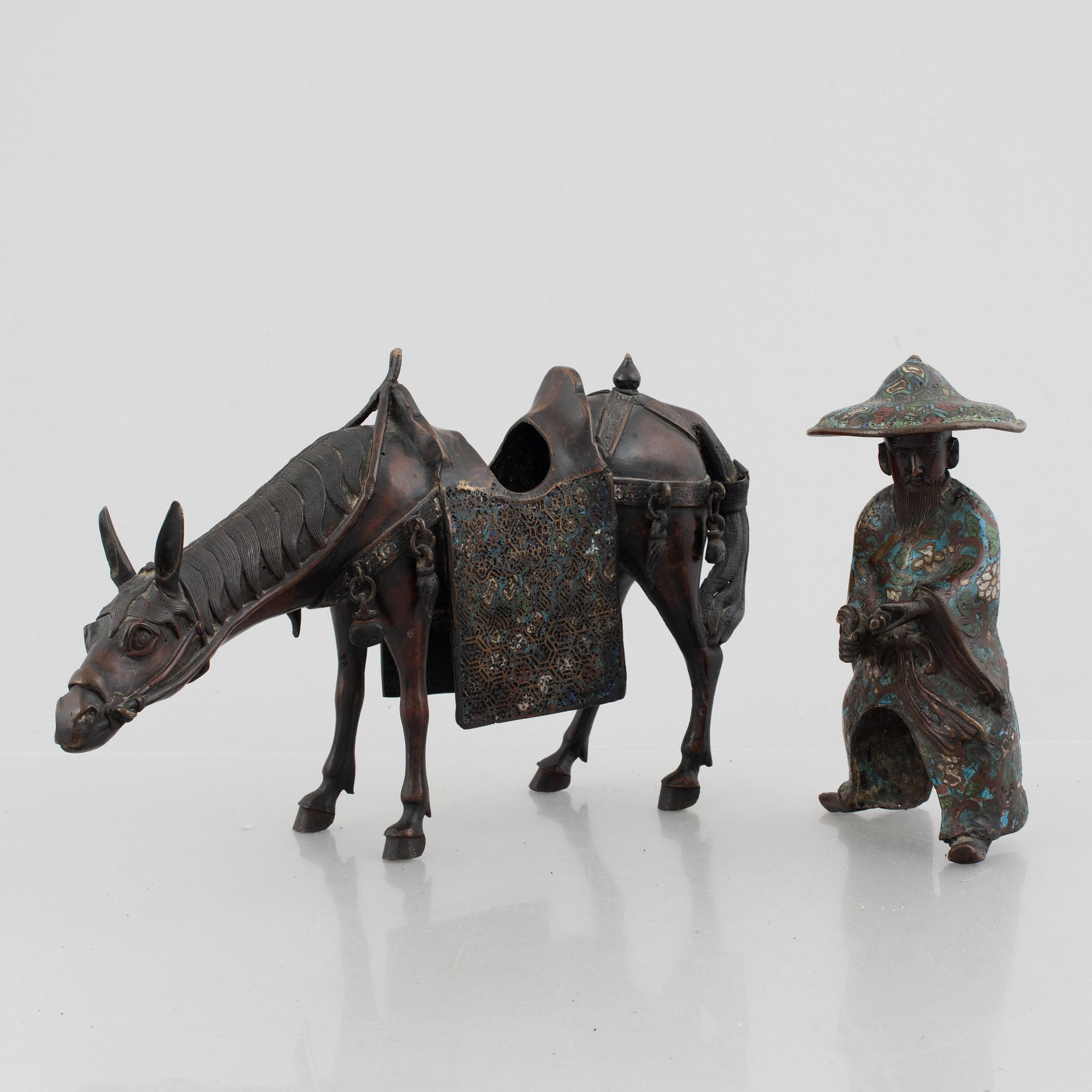 Figurin, cloissoné och brons, Kina, sen Qing/tidigt 1900-tal.