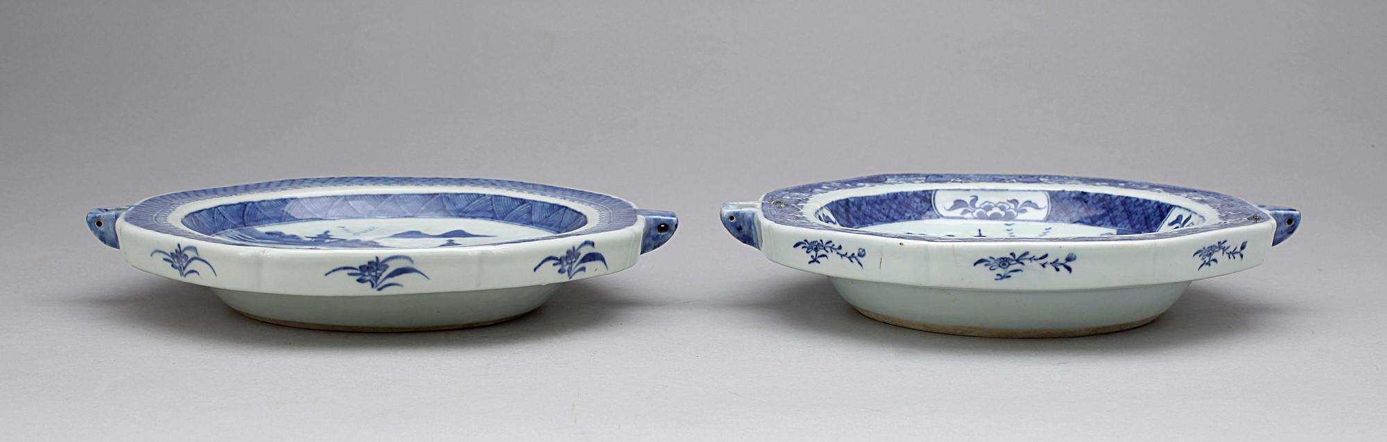 VÄRMETALLRIKAR, 2 st, porslin, Kina, Jiaqing, (1796-1820).