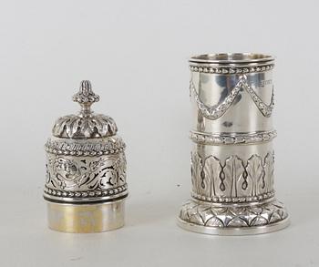 SOCKERSTRÖARE. Silver, Chester, 1900-talets början, gustaviansk stil.