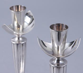LJUSSTAKAR, ett par, silver, daterade 1965.
