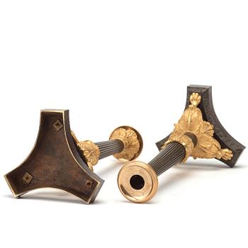 LJUSSTAKAR, ett par, Frankrike, 1820/30-tal. Senempire.