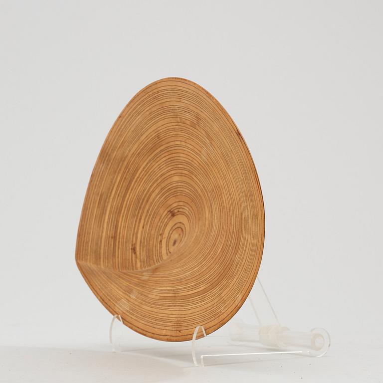 A Tapio Wirkkala aeroplan veneer dish, Finland 1950's.
