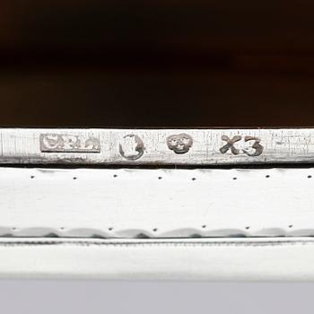 DOSA, silver, Carl Petter Lampa, Stockholm 1828. Vikt ca 58 gram.