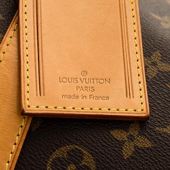 Louis Vuitton, a Monogram Canvas 'Keepall 60 Bandoulière' weekend bag.