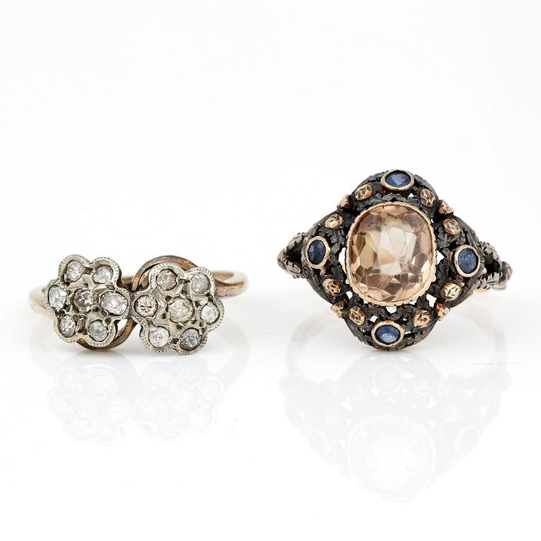 RINGAR, 2 st, med zirkon, safirer och diamanter, olika guldhalter, omkring 1900.