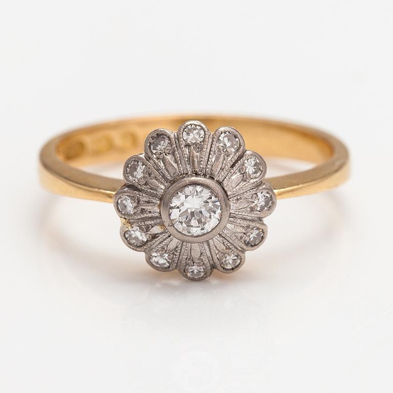 Ring, 18K guld, diamanter ca 0.26 ct tot. Hovisepät, Vasa 1990.