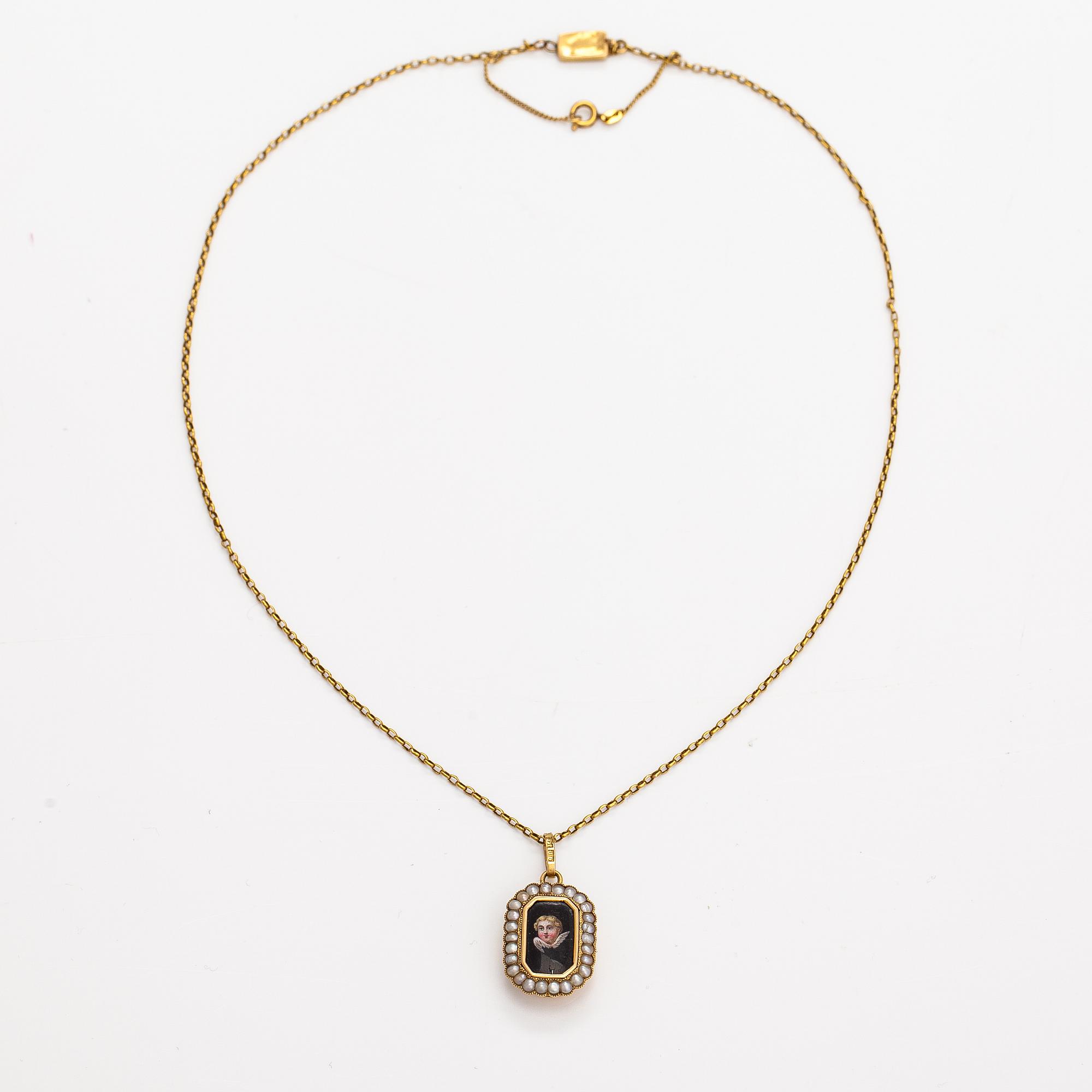 An 18K gold necklace with pearls and enamel with painted decor. Gustaf Dahlgren, Malmoe 1870.