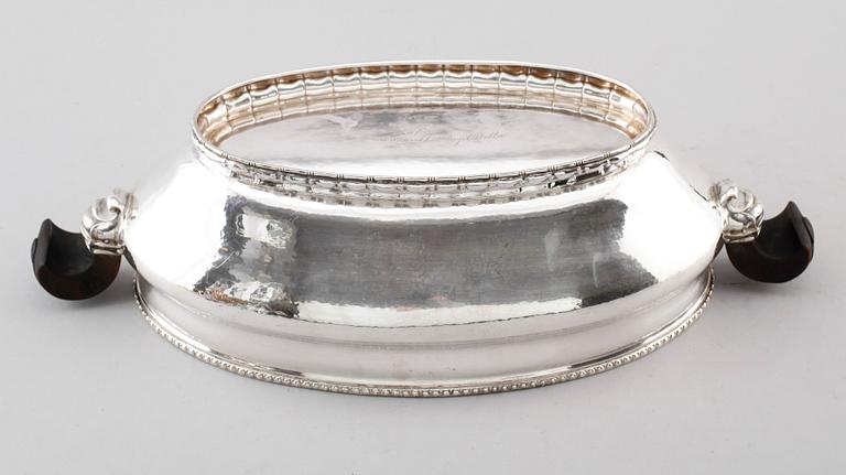 JARDINJÄR, silver, svenska importstämplar, 1920-tal. Vikt ca 1172 gram.