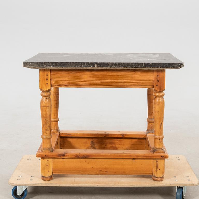 Bord barockstil 1800-talets senare del.