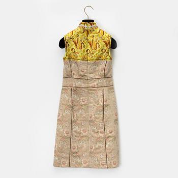 Prada, klänning samt kappa, storlek 36.