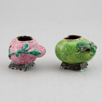 Two glazed brush washers, Qing dynasty, 19th century.