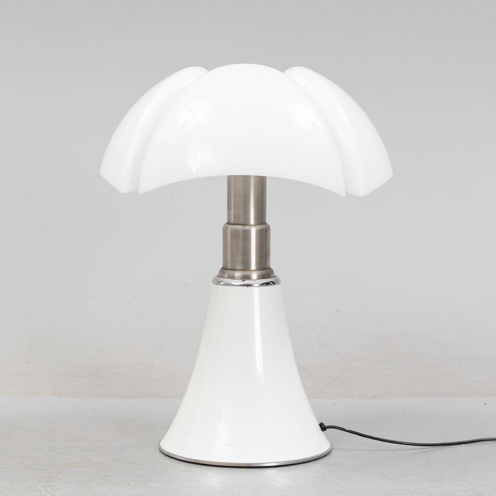 A 'Pipistrello' table lamp by Gae Aulenti for Martinelli Luce, Italy.
