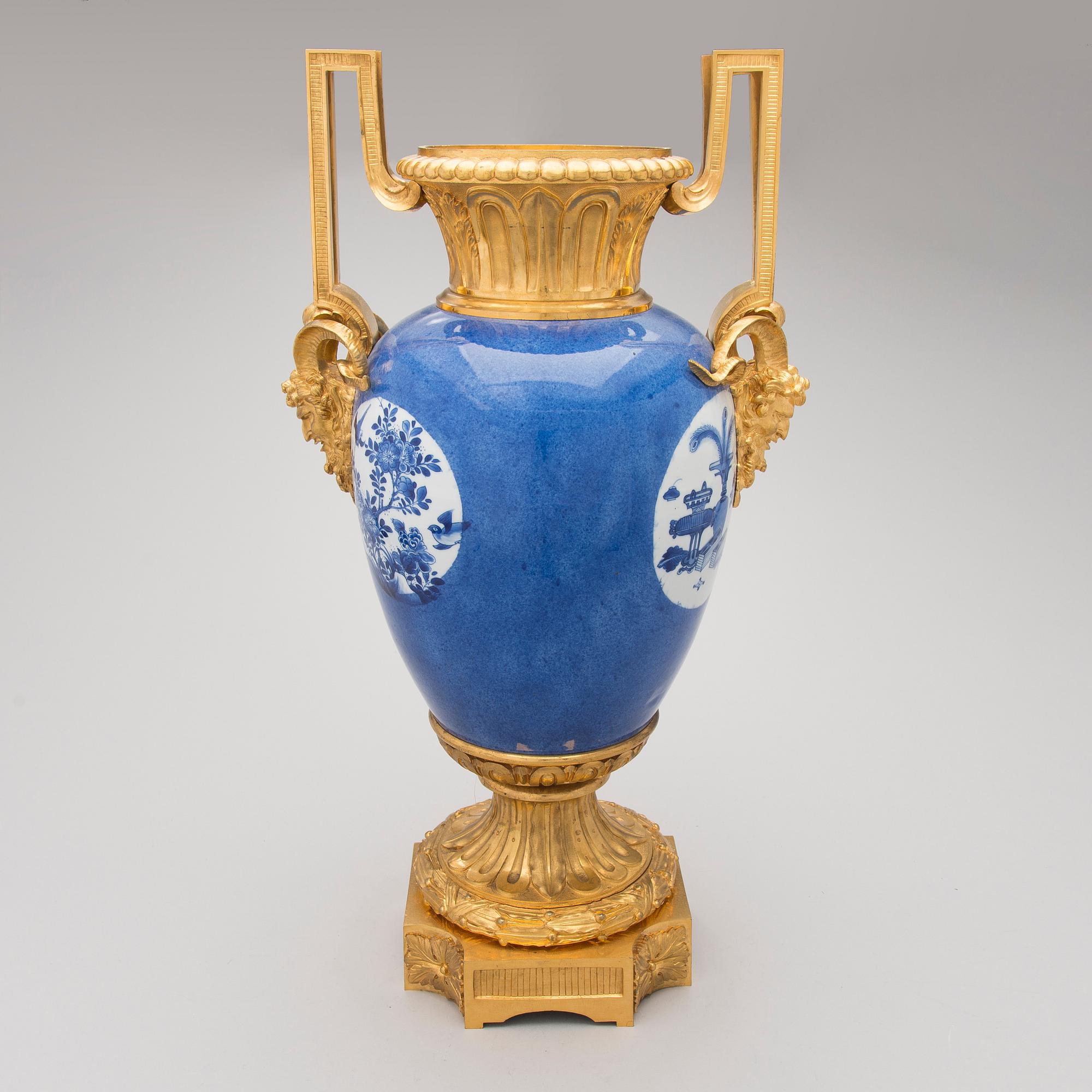 URN, gilt bronze and Chinese porcelain, ca 1850-70.