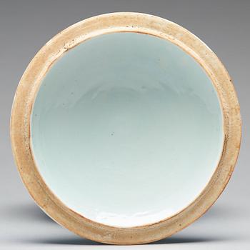 A blue and white bowl with a cover, Korea, Choson, 19th Century.