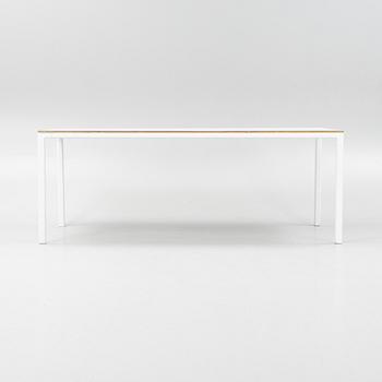 Matbord "T12", Hay, Danmark, samtida tillverkning.