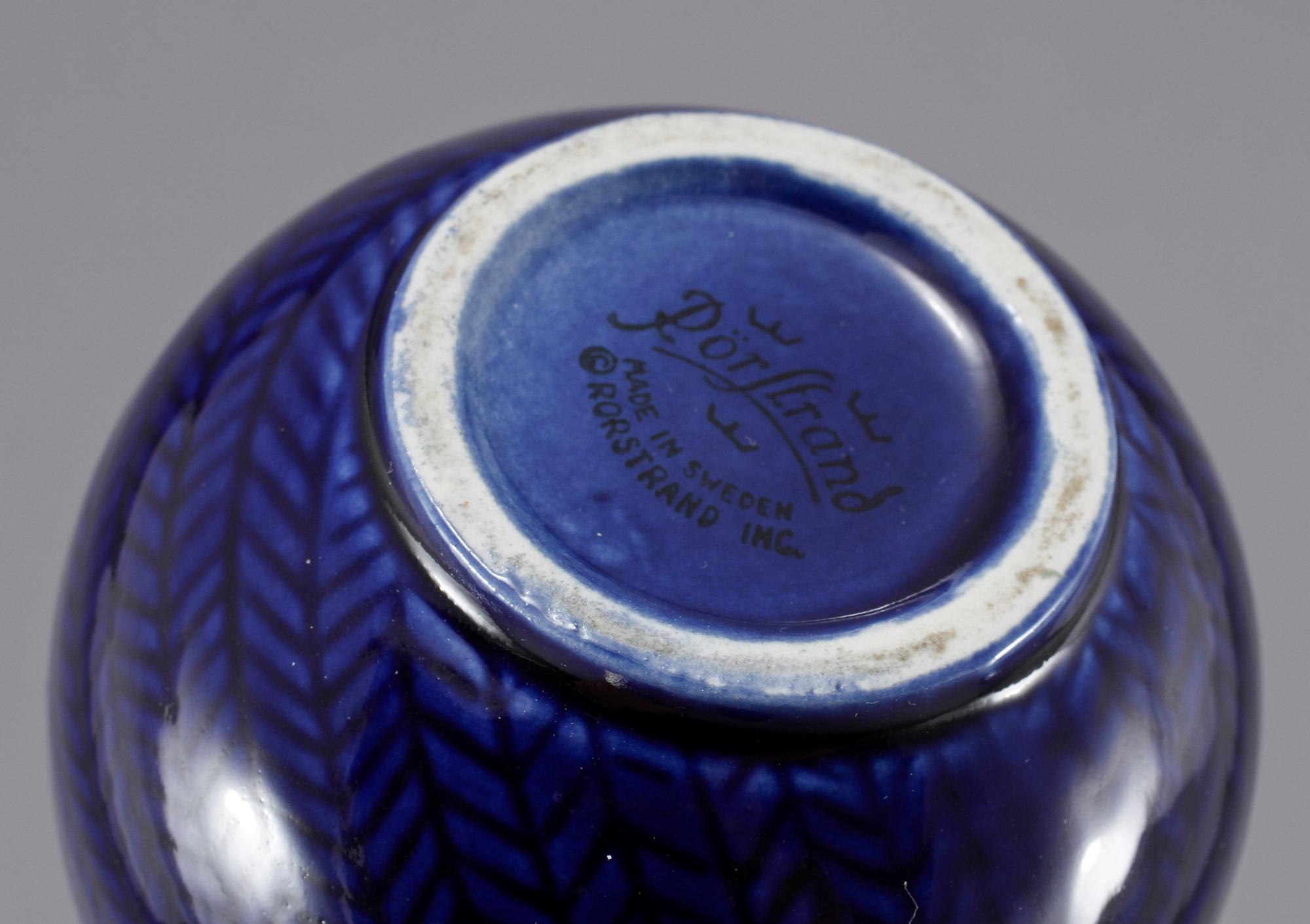 SERVISDELAR, 17 st, flintgods, "Blå Eld", Hertha Bengtsson, 1951-1971.
