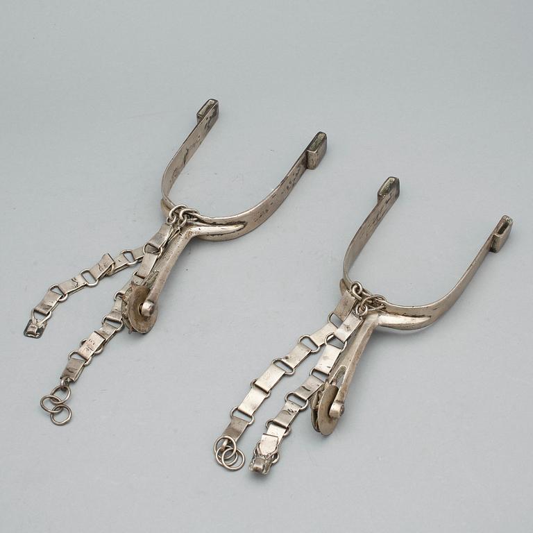 PARTI HÄSTATTIRALJER, 3 delar, mässing och metall, sannolikt Sydamerika, 1800-/1900-tal.