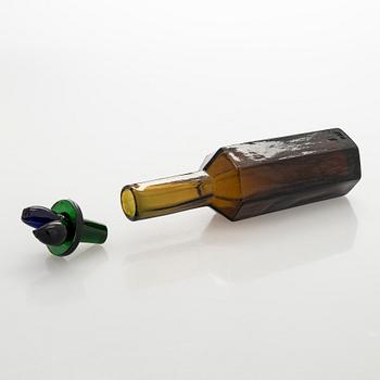 Oiva Toikka, A glass bottle, signed Oiva Toikka Nuutajärvi Notsjö.