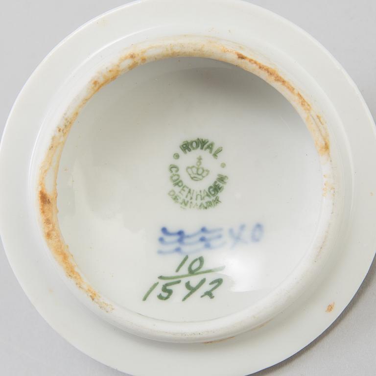 A 37 piece porcelain service 'Blå blomst', Royal Copenhagen, Denmark.