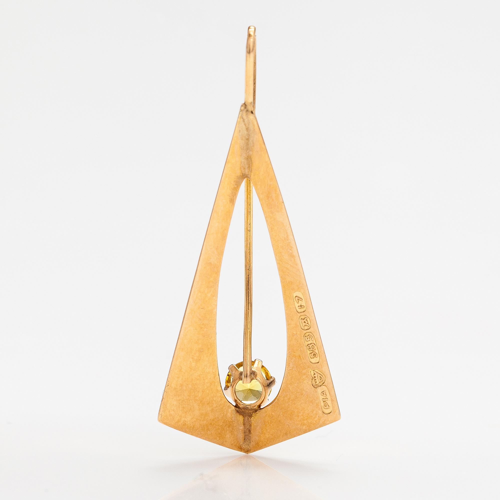 Hänge, 14K guld, syntetisk safir. Pekka Aulin, Åbo 1962.