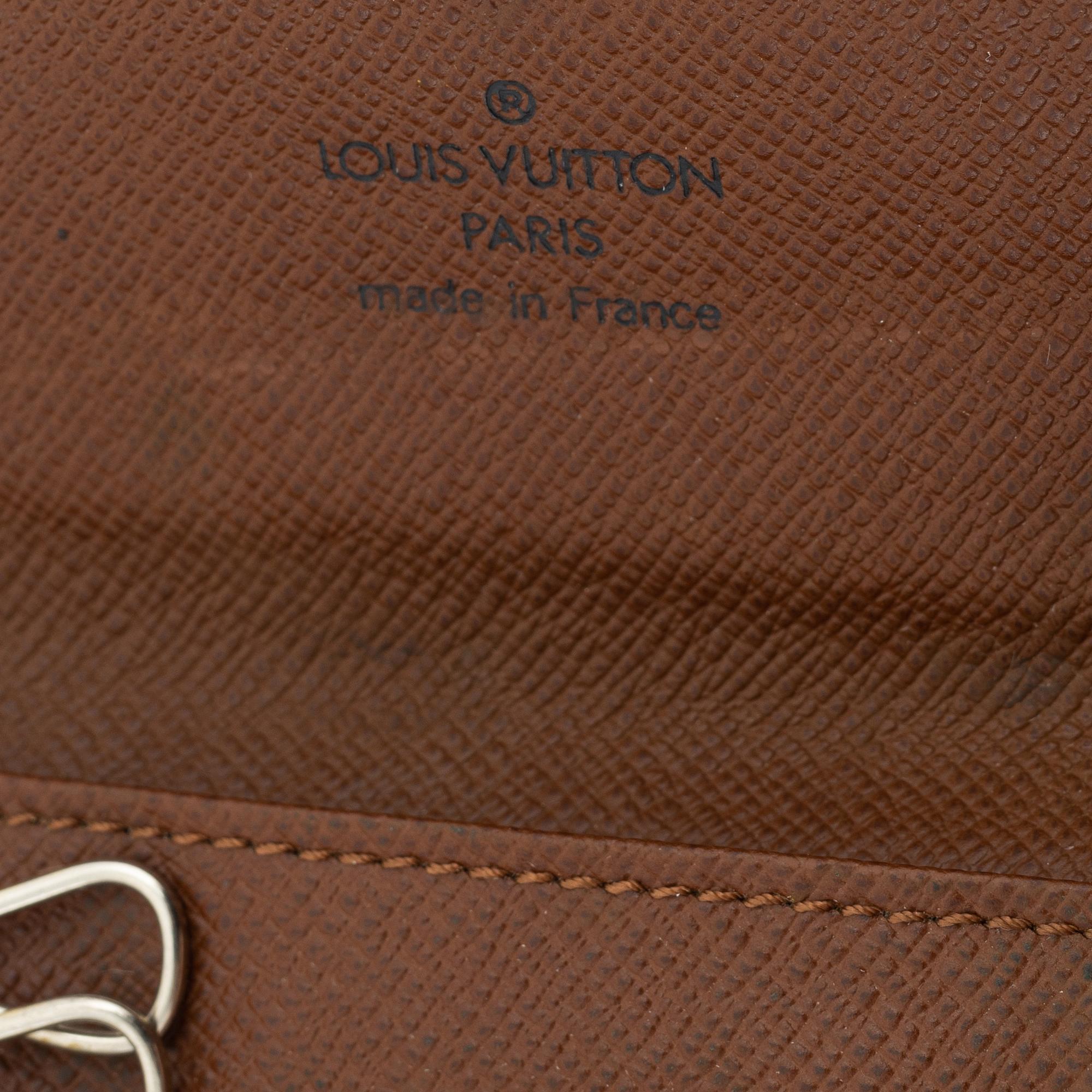 Louis Vuitton, glasögonfodral och nyckelfodral.