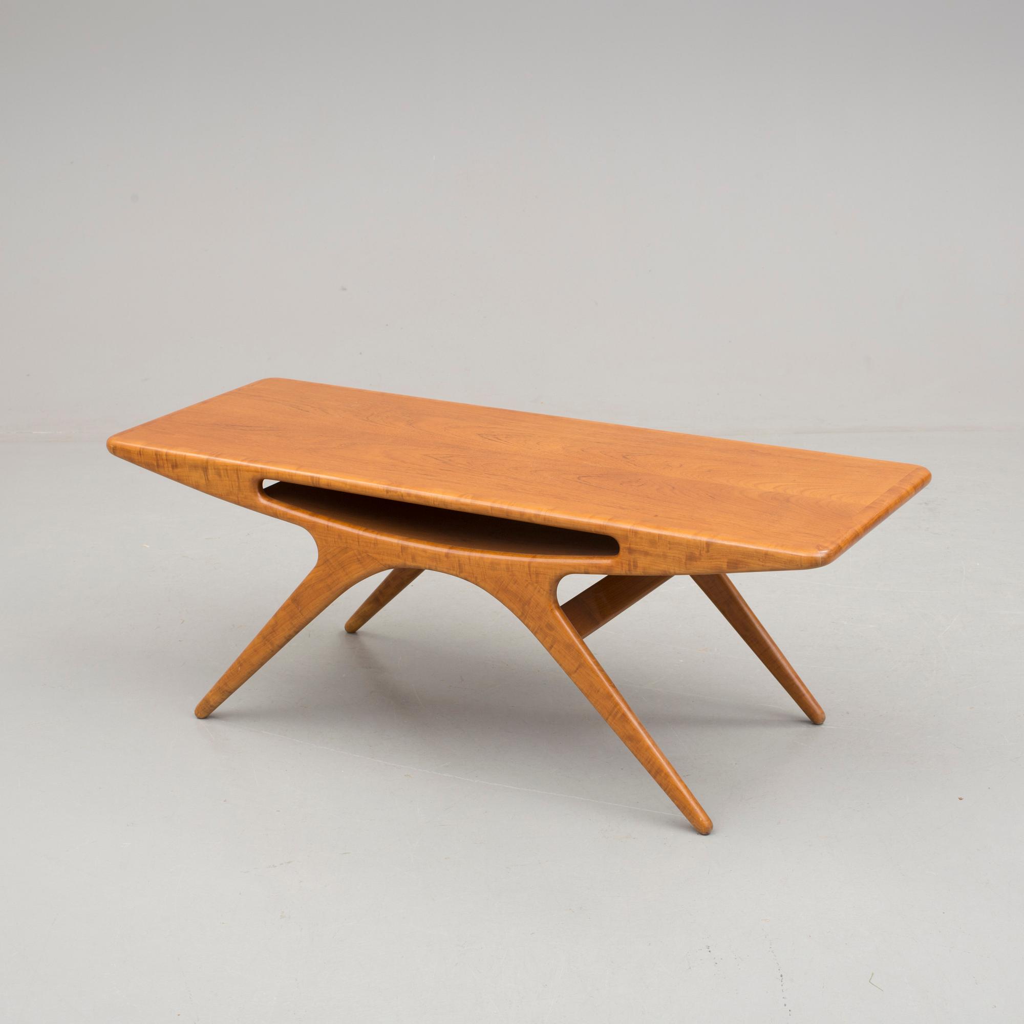 SOFFBORD, Johannes Andersen, för CFC Silkeborg, Danmark. 1950-tal.