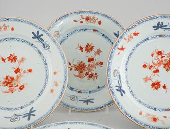 Six imari dinner plates, Qianlong (1736- 1795).