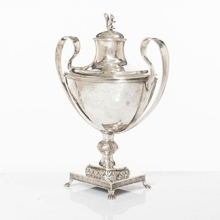 A Swedish silver sugarbowl with cover, marks of Lars Beckaman, Alingsås 1824.