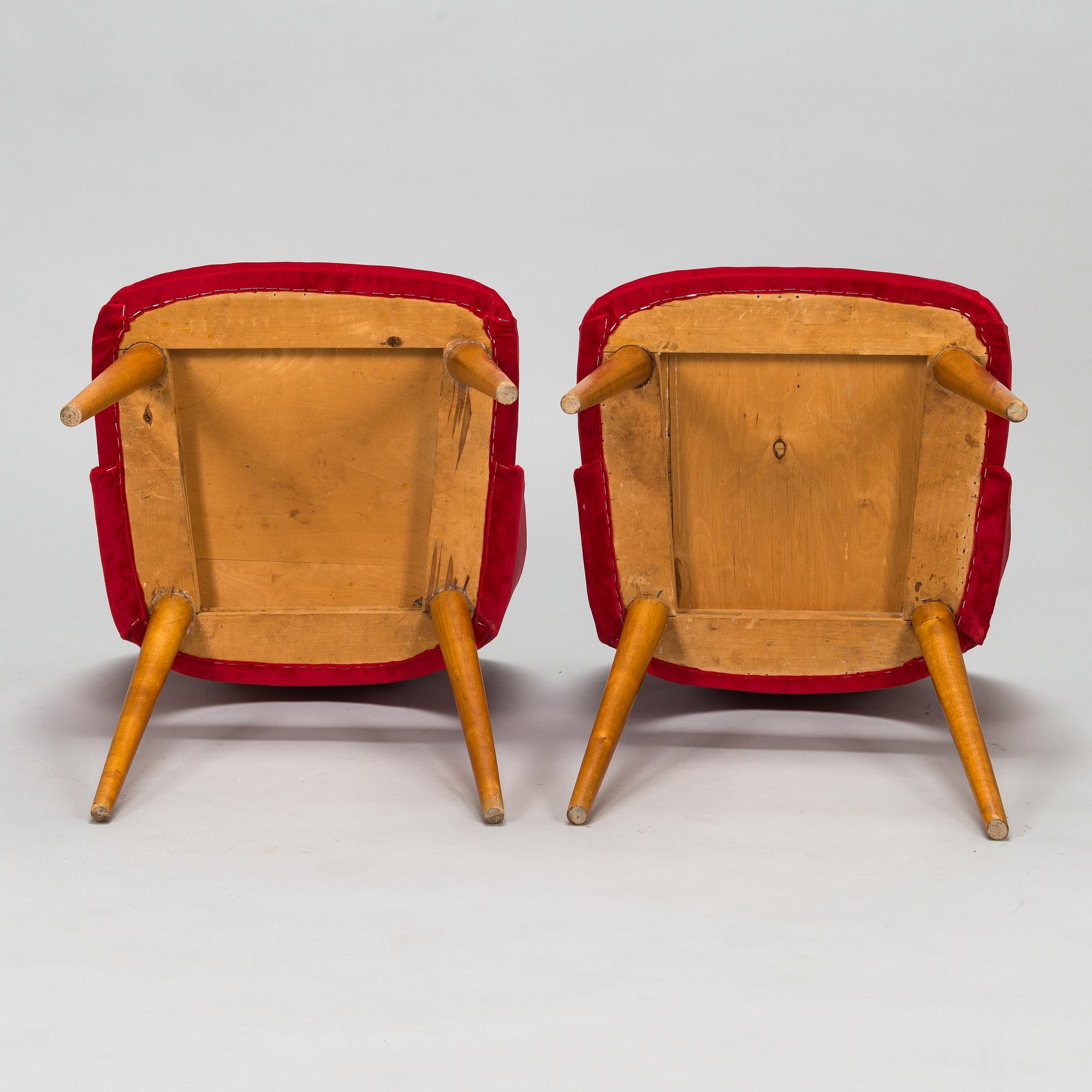 Four mid-20th century chairs.