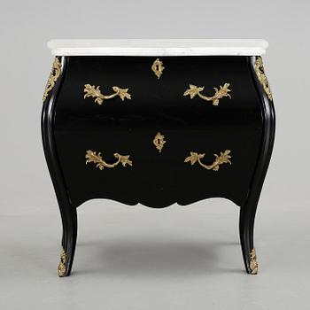 BYRÅ, rokokostil, 1900-tal.