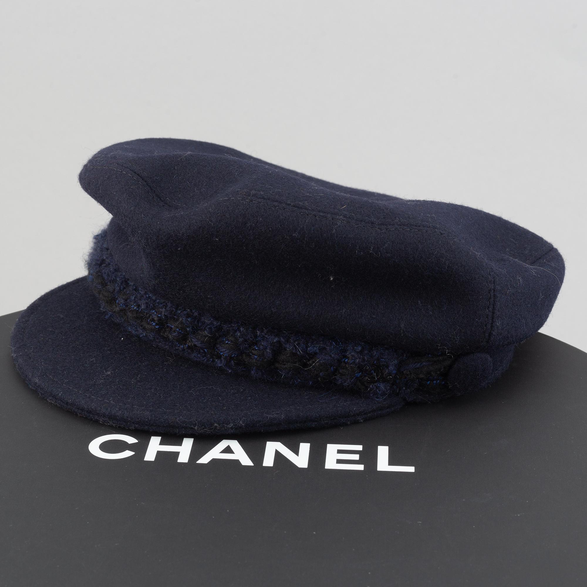Chanel, a wool hat, size S.