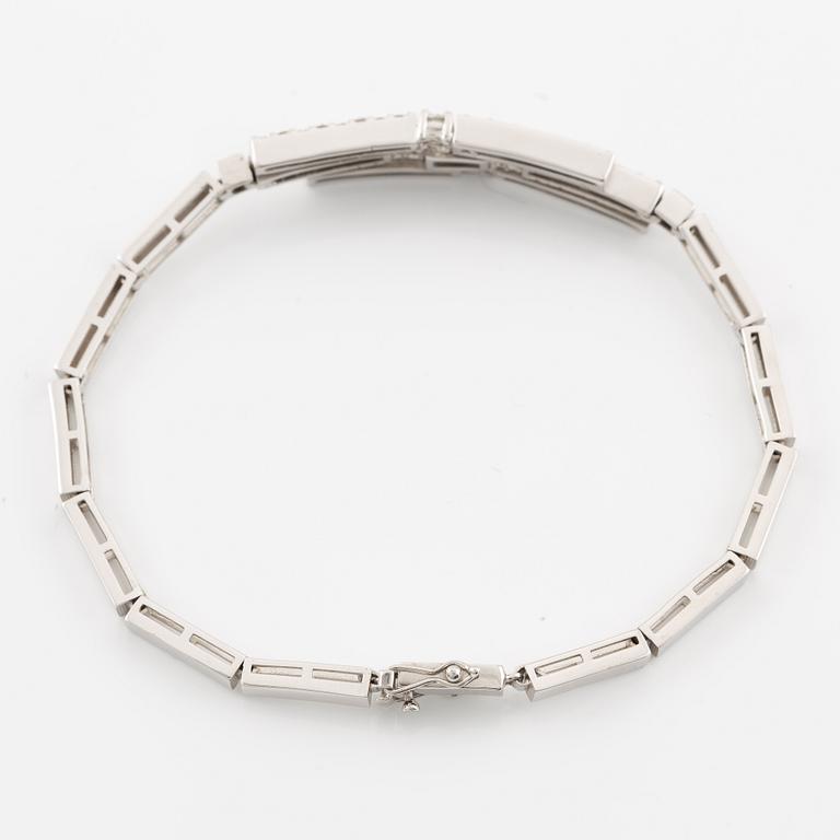Armband, 18K vitguld med briljantslipade diamanter.