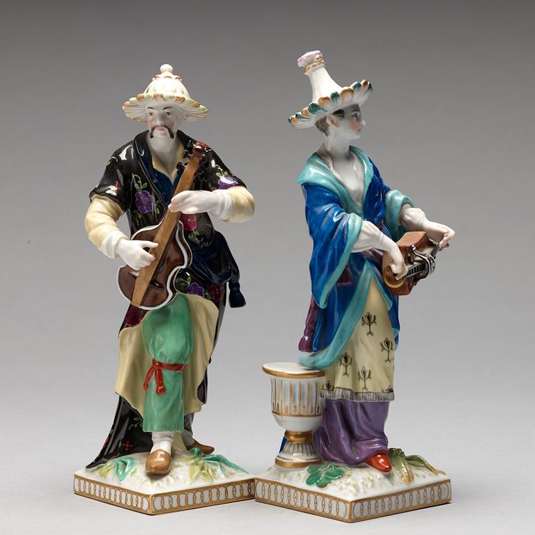 FIGURINER, ett par, porslin. Berlin, omkring 1900.