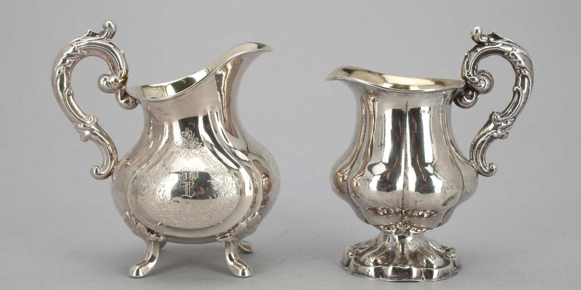 GRÄDDSNÄCKOR, 2 st, silver, Carl Wictor Talen, Helsingfors 1858 samt Wilhelm Pettersson, Åbo 1887. Tot. vikt ca 268 g.