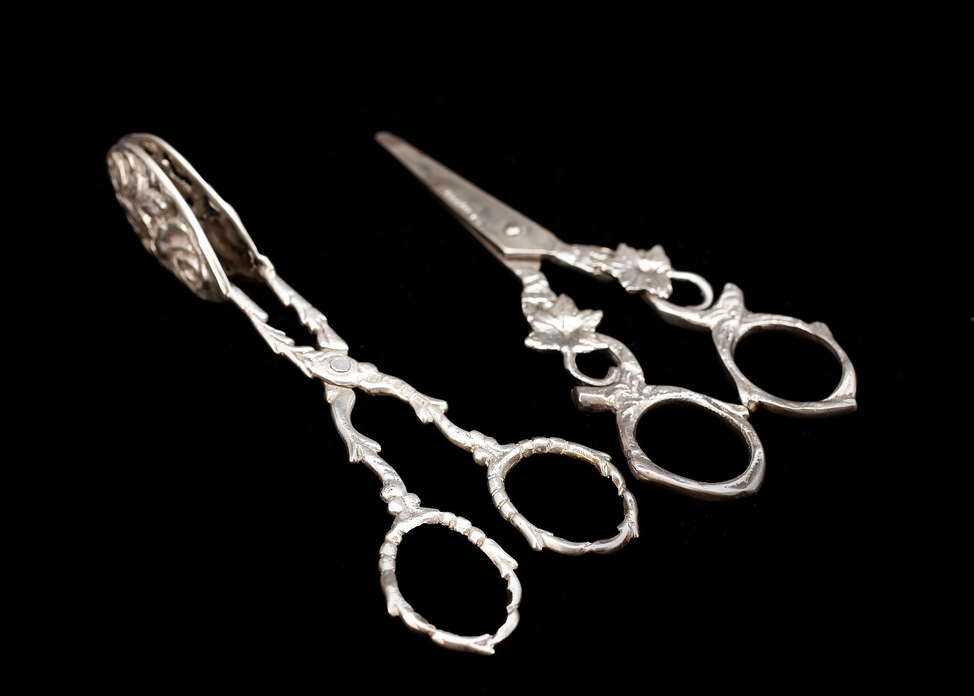 PARTI SILVER, ca 55 delar, Bla A Lilja, mestadels Sverige, 1800/1900-tal. Tot vikt ca 1260 g.
